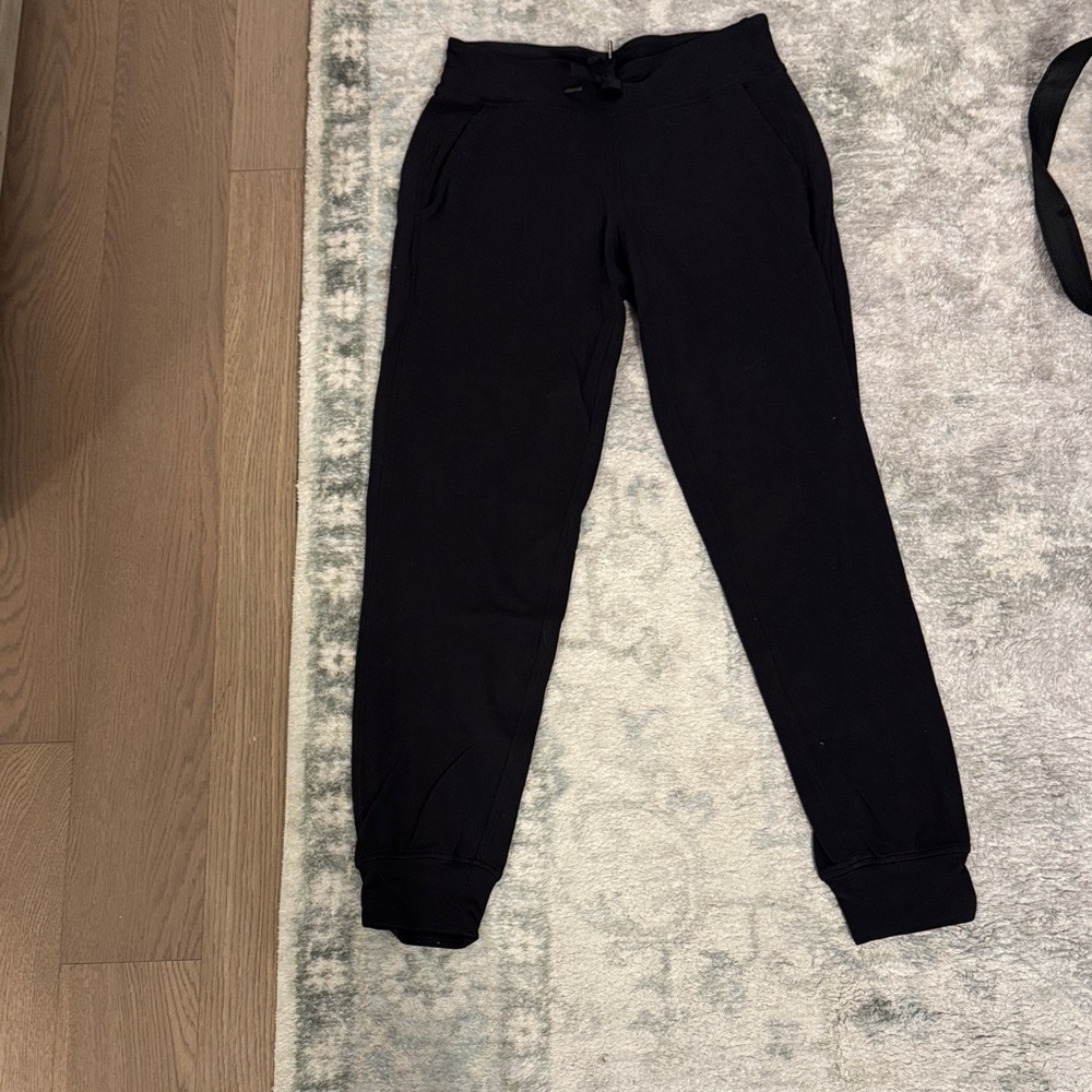Lulu black joggers